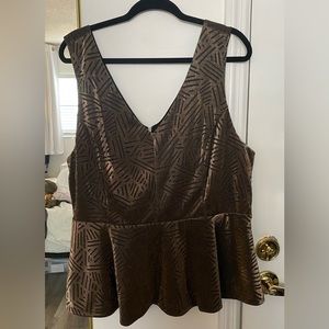 ‼️Weekend SALE ‼️
All offers considered - Forever 21 Shimmer Top 3x